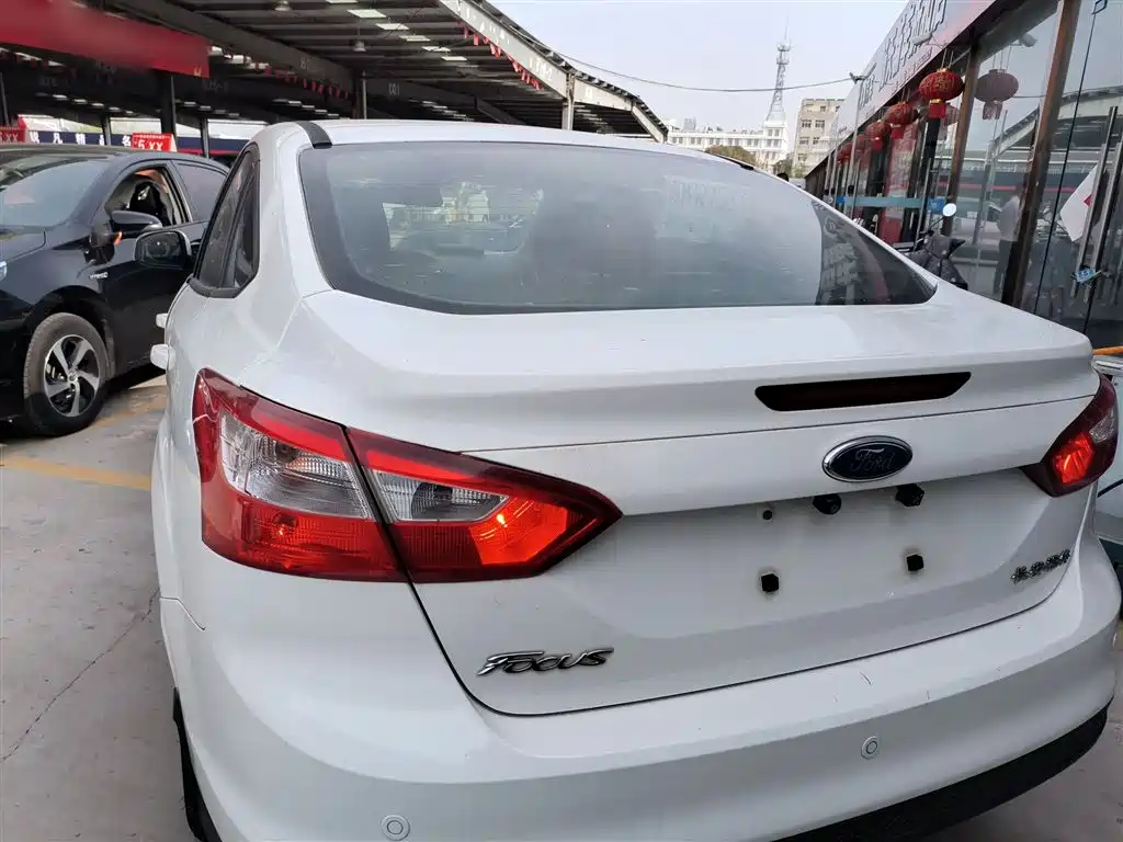 Focus Sedan 1.6 L Auto Style