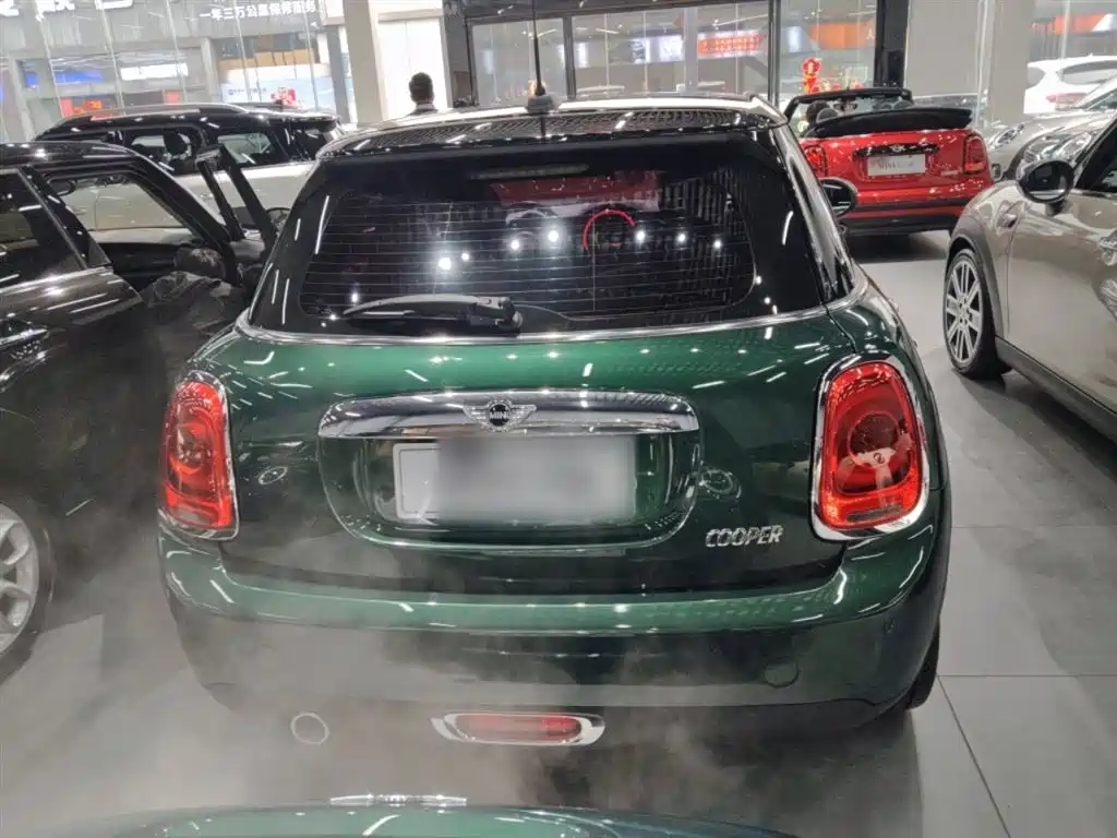 MINI 1.5 T COOPER Excitement 5-door