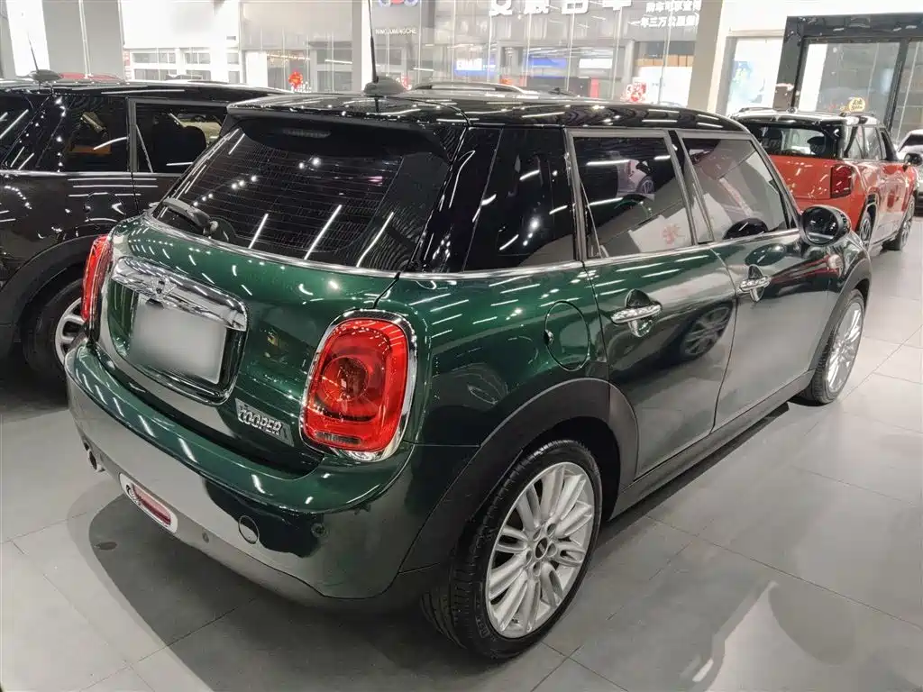 MINI 1.5 T COOPER Excitement 5-door