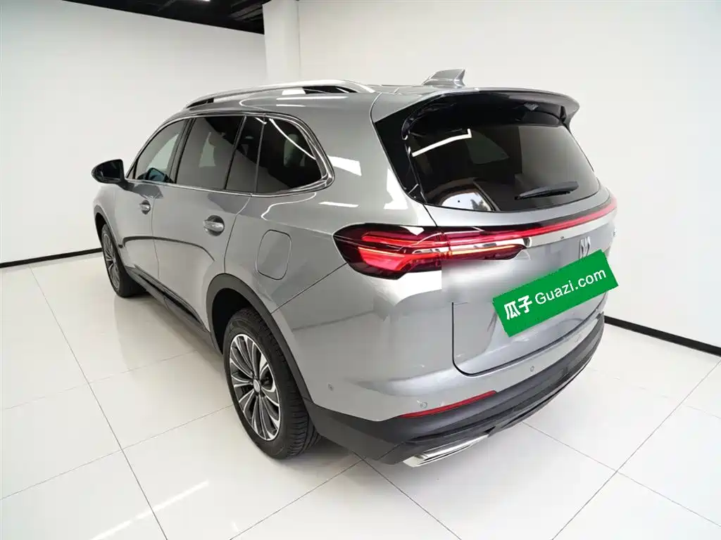 Envision Plus Envision Plus 28 T 2 WD Platinum