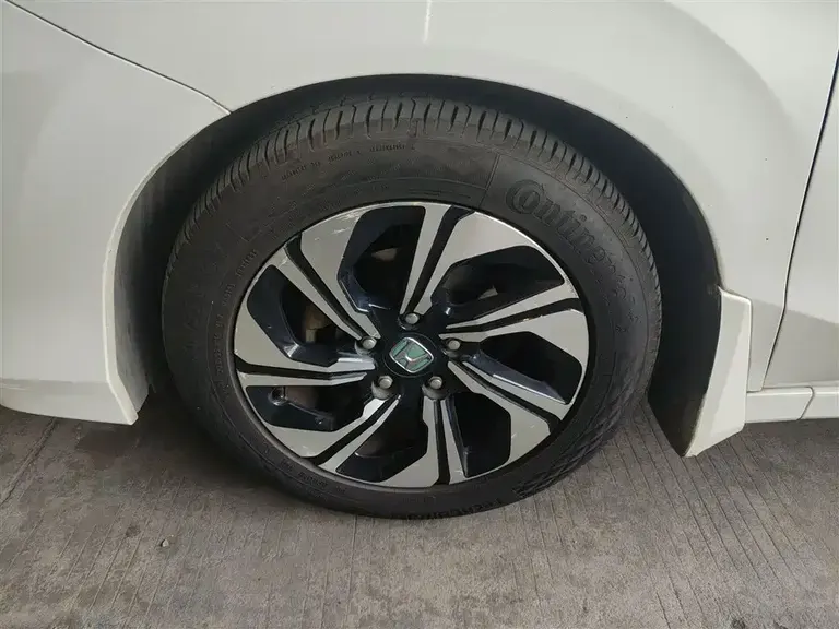Honda Crider 1.8 L CVT Luxury