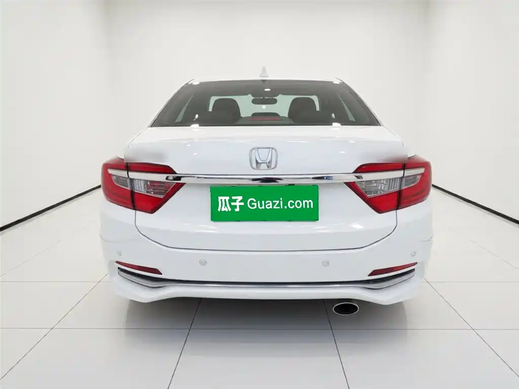 Crider 1.8 L CVT Luxury