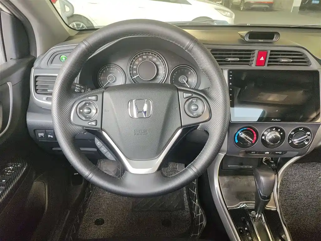 Crider 1.8 L CVT Luxury