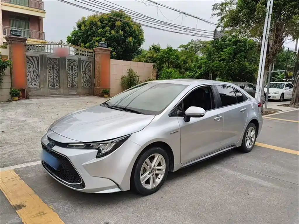 Levin Dual Engine 1.8 H E-CVT Luxury