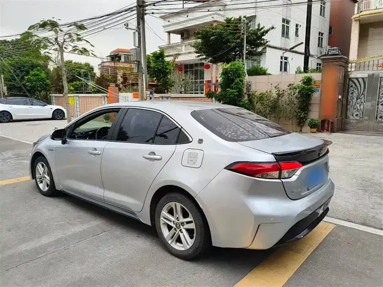 Toyota Levin Dual Engine 1.8 H E-CVT Luxury