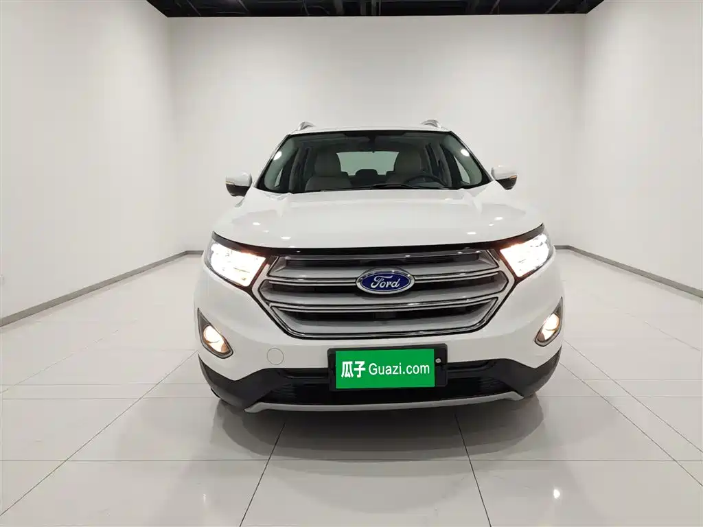 Edge EcoBoost 245 2 WD Elite Sharp 5-seat CN-V