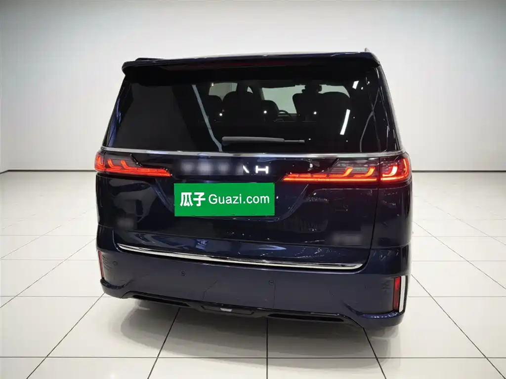 Voyah Dreamer PHEV 4 WD Flagship Kunpeng