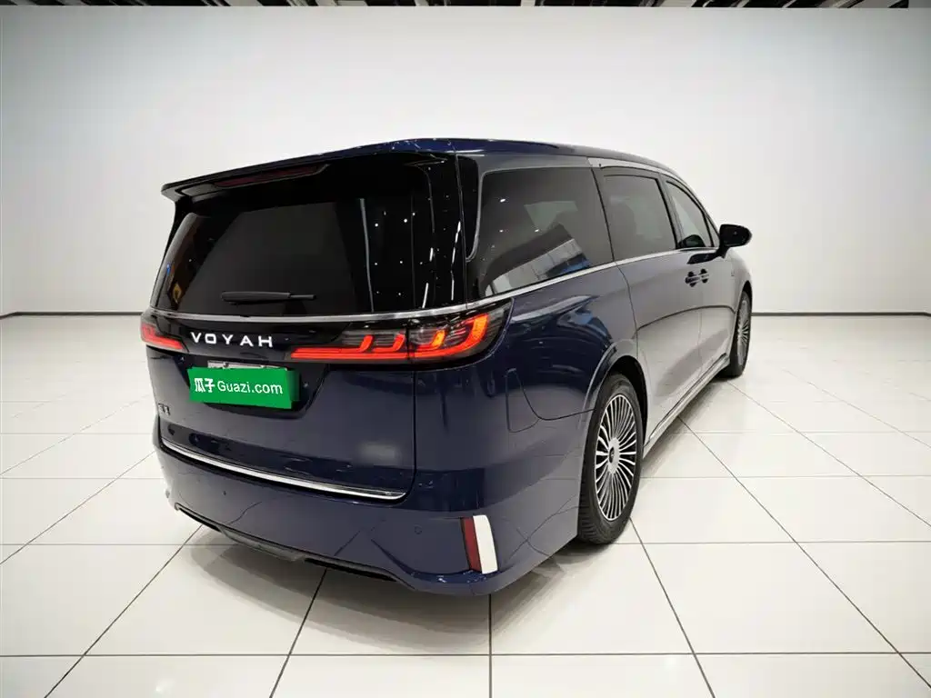 Voyah Dreamer PHEV 4 WD Flagship Kunpeng