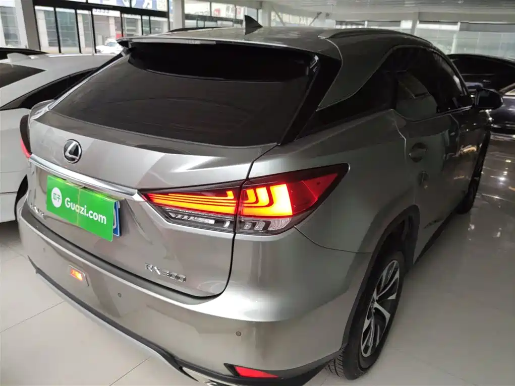 Lexus RX Facelift 300 2 WD Elite