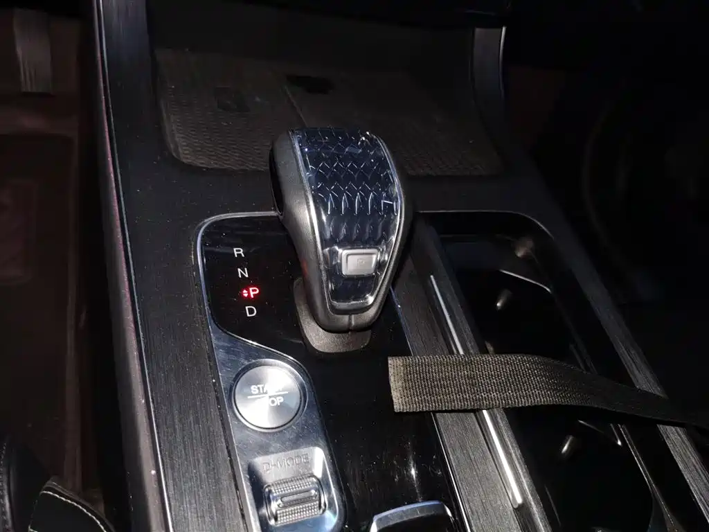 GAC Trumpchi GS8 Navigator Series 2.0 TGDI 2 WD Luxury Connected (7-seat)