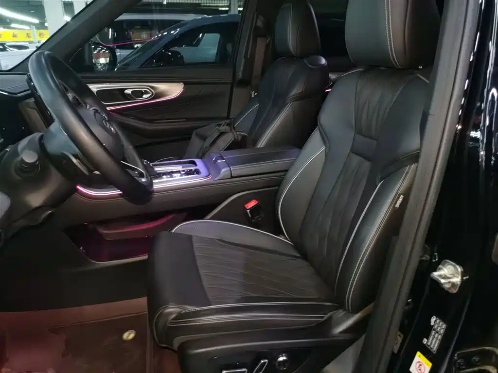 GAC Trumpchi GS8 Navigator Series 2.0 TGDI 2 WD Luxury Connected (7-seat)