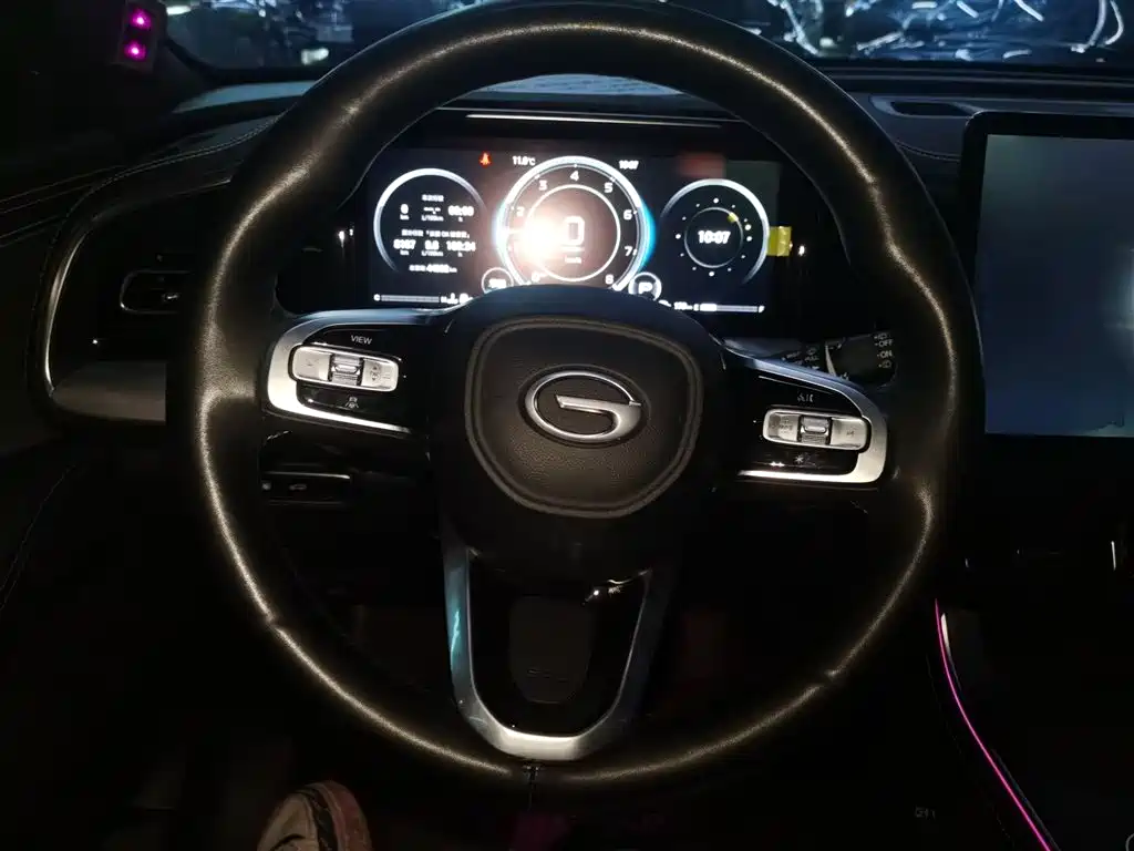 GAC Trumpchi GS8 Navigator Series 2.0 TGDI 2 WD Luxury Connected (7-seat)