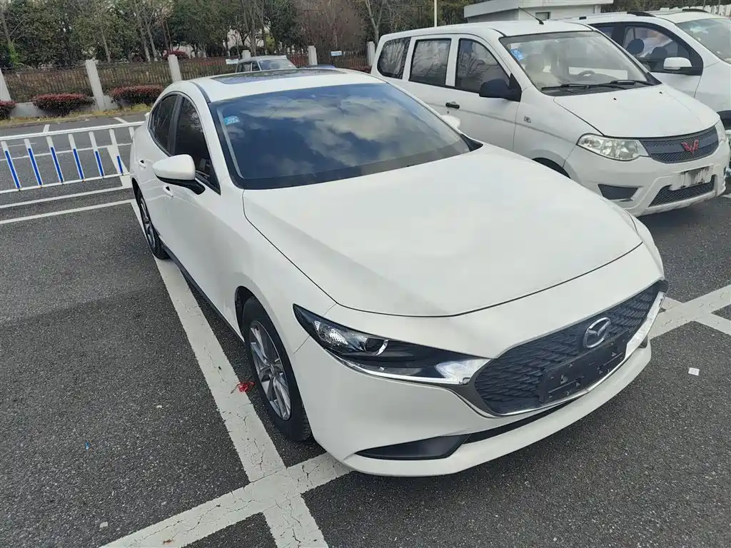 Mazda 3 Axela 1.5 L Auto Quality Joy Sunroof