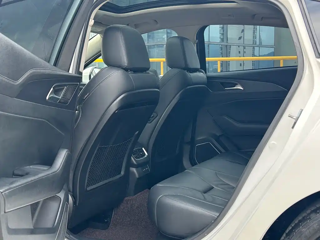 Hongqi H5 1.8 T Auto Connected Flagship Enjoyment