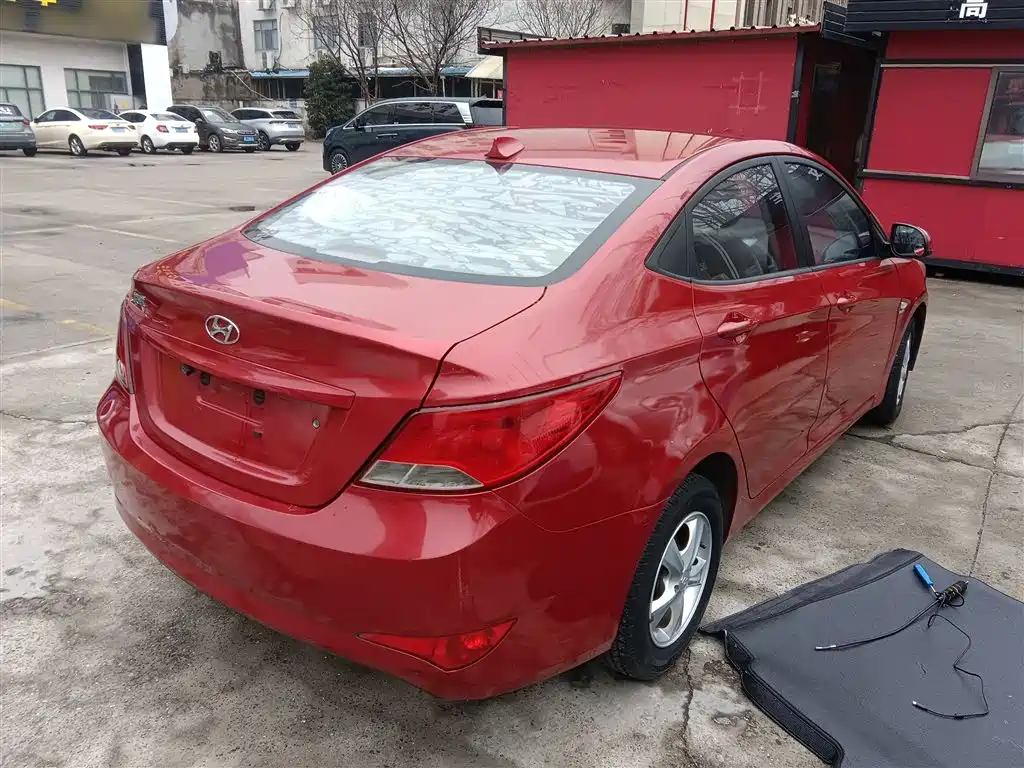 Accent 1.4 L Auto Intelligent GLS