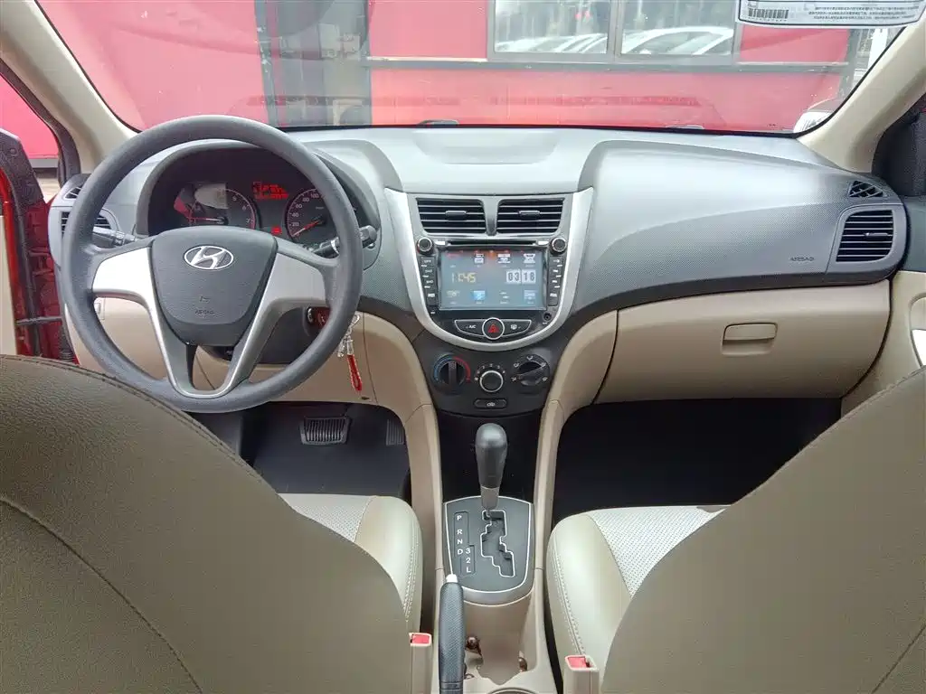 Accent 1.4 L Auto Intelligent GLS