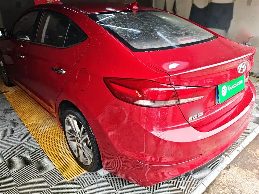Elantra 1.6 L Auto Smart Dazzle · Elite