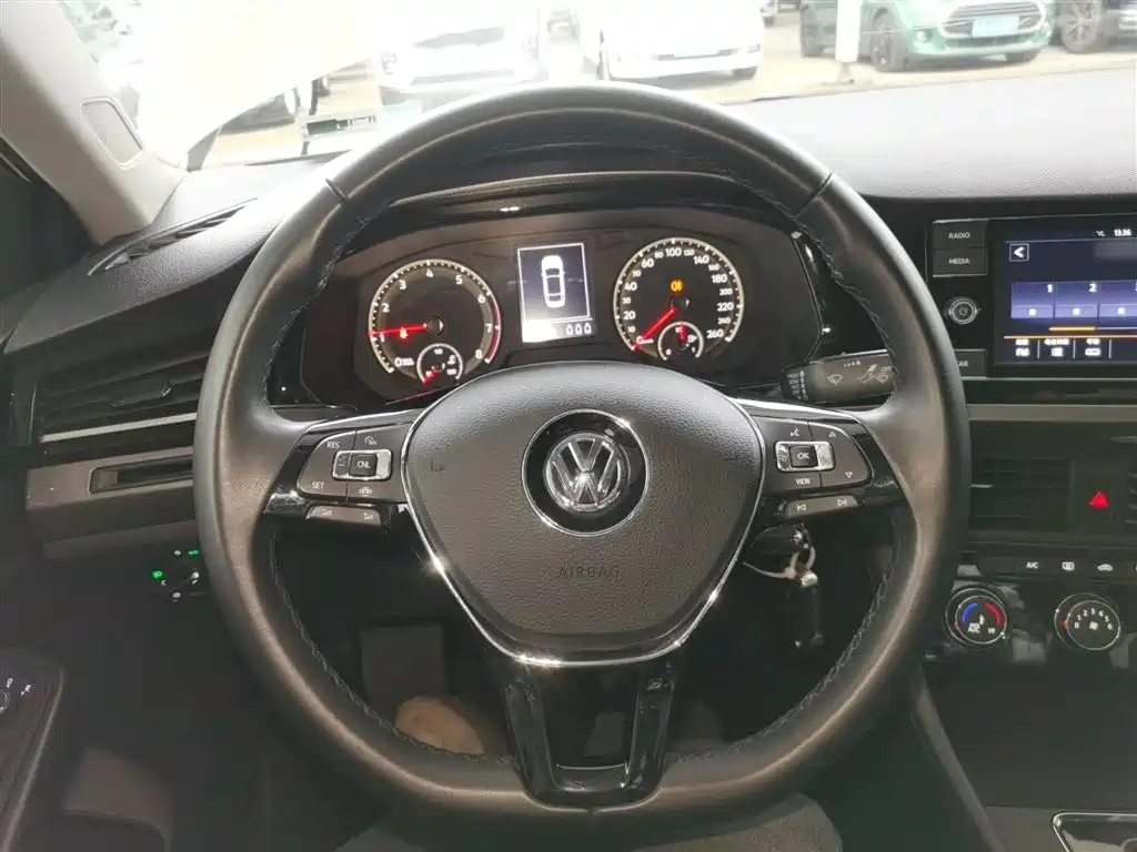 Bora 1.5 L Auto Comfort