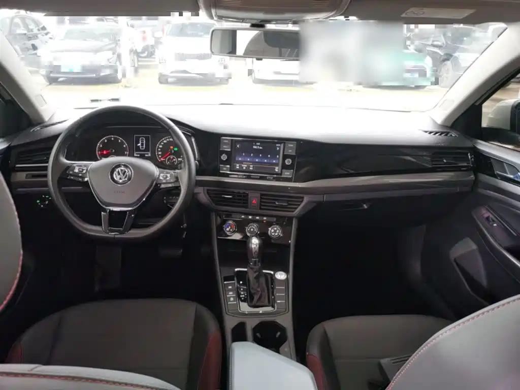Bora 1.5 L Auto Comfort