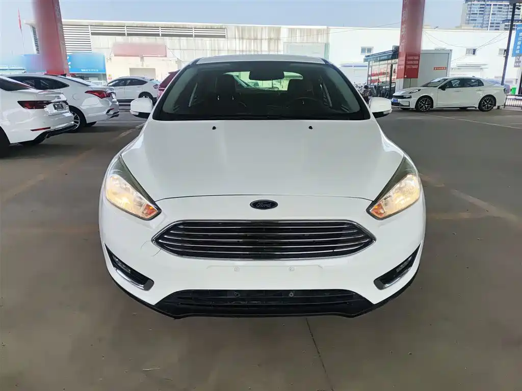 Focus Sedan 1.6 L Auto Style