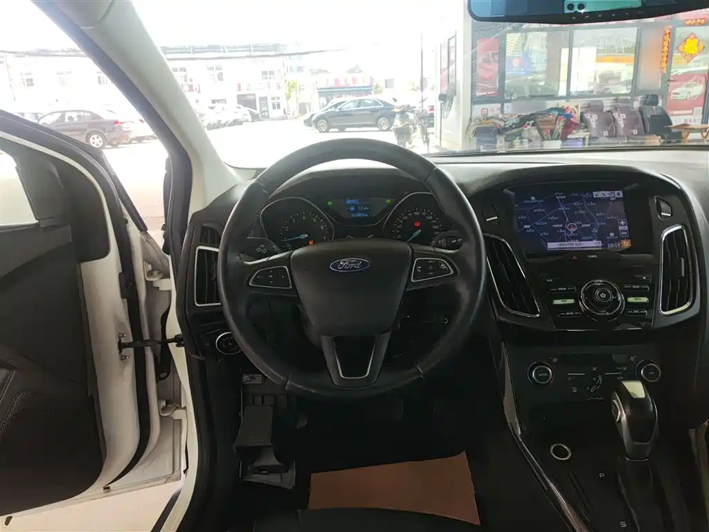 Focus Sedan 1.6 L Auto Style