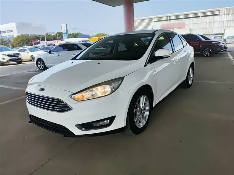 Ford Focus Sedan 1.6 L Auto Style