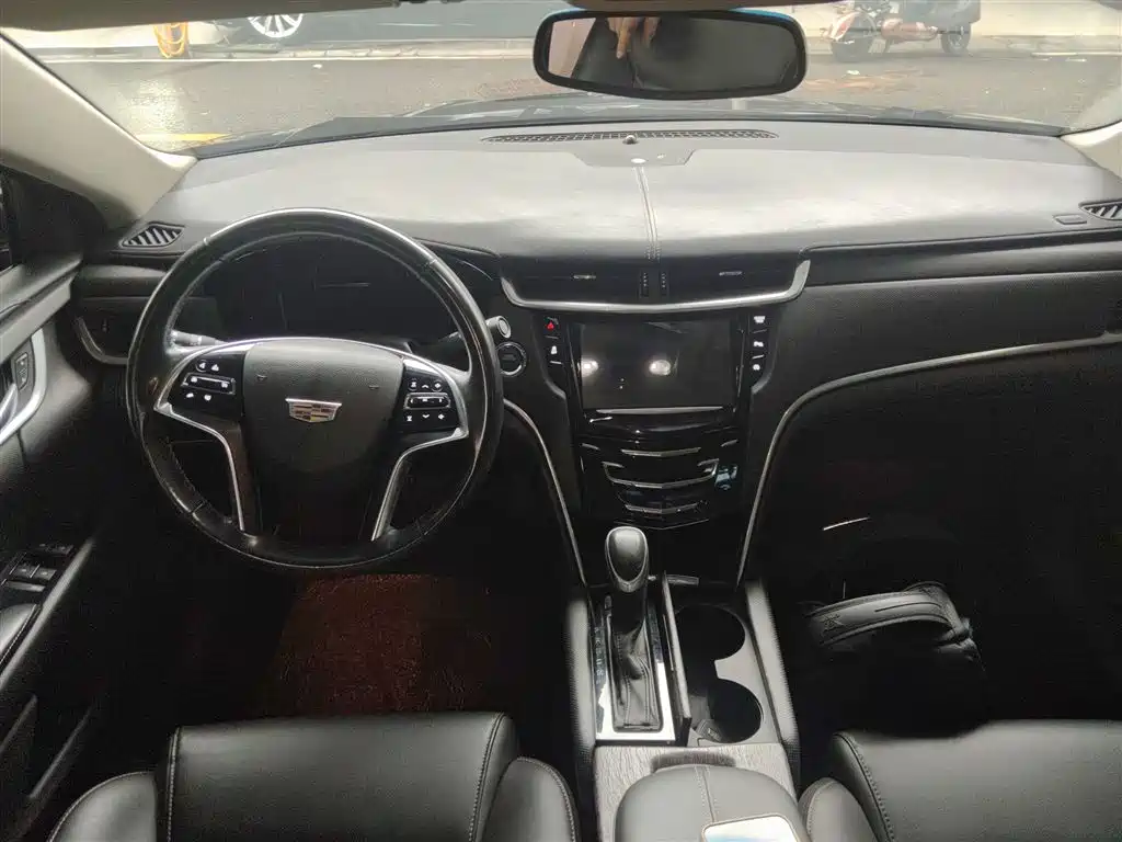 Cadillac XTS 28 T Tech