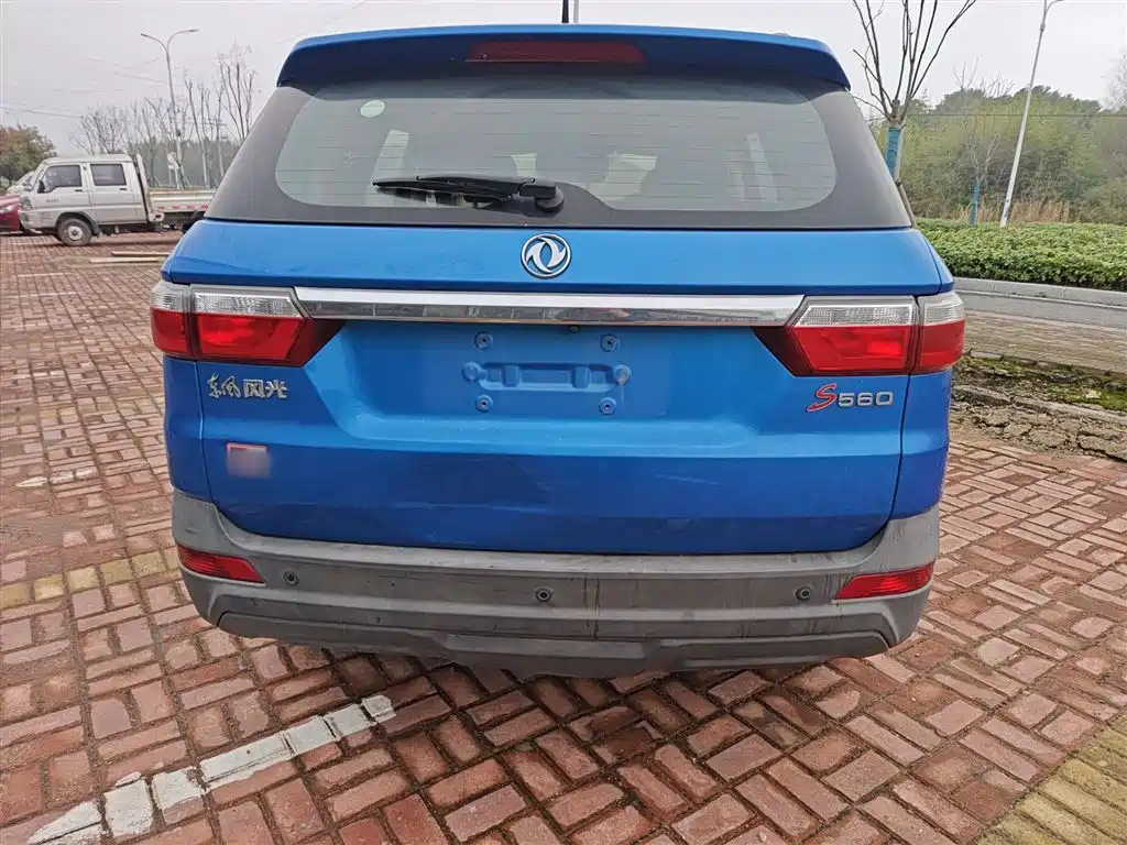 Fengguang S560 风光S560 2018款 1.8 L CVT精英型 7座