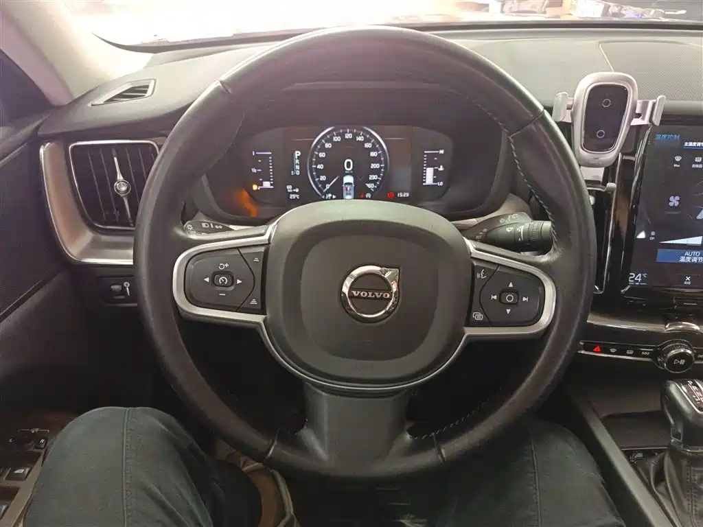 Volvo XC60 T5 4 WD Smart Ease CN-VI