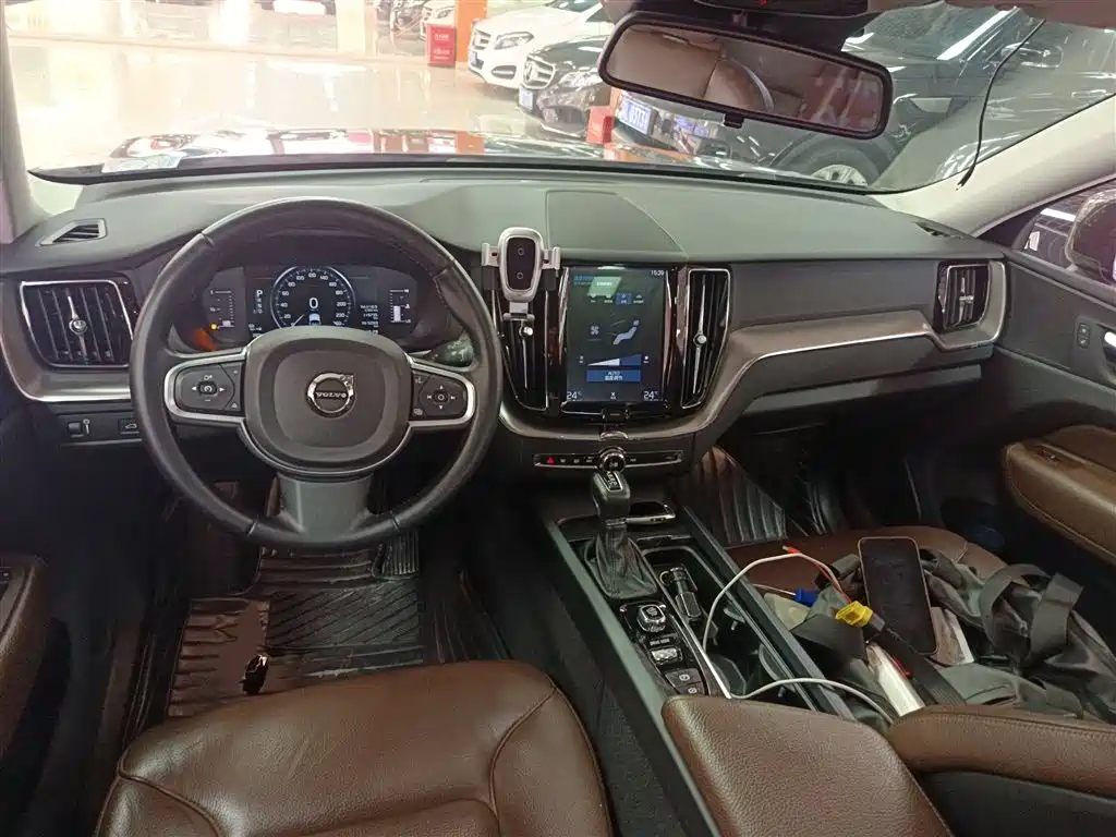 Volvo XC60 T5 4 WD Smart Ease CN-VI