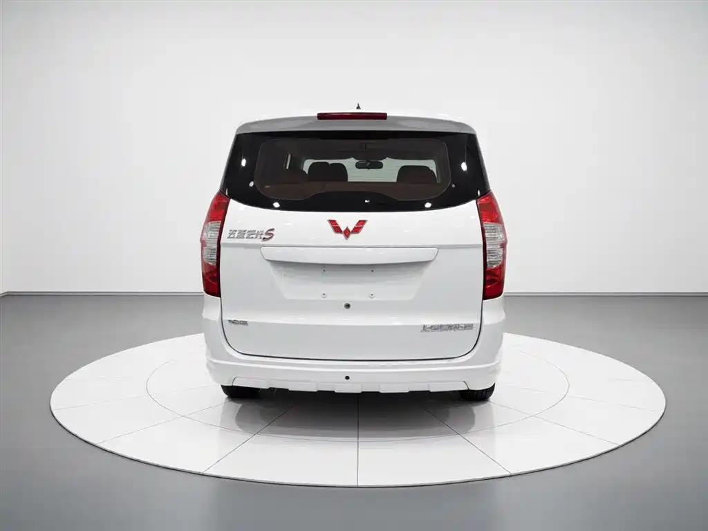 Wuling Hongguang 1.5 L S Standard