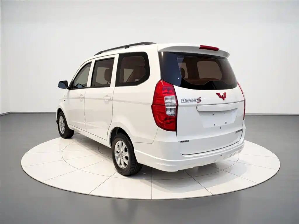 Wuling Hongguang 1.5 L S Standard