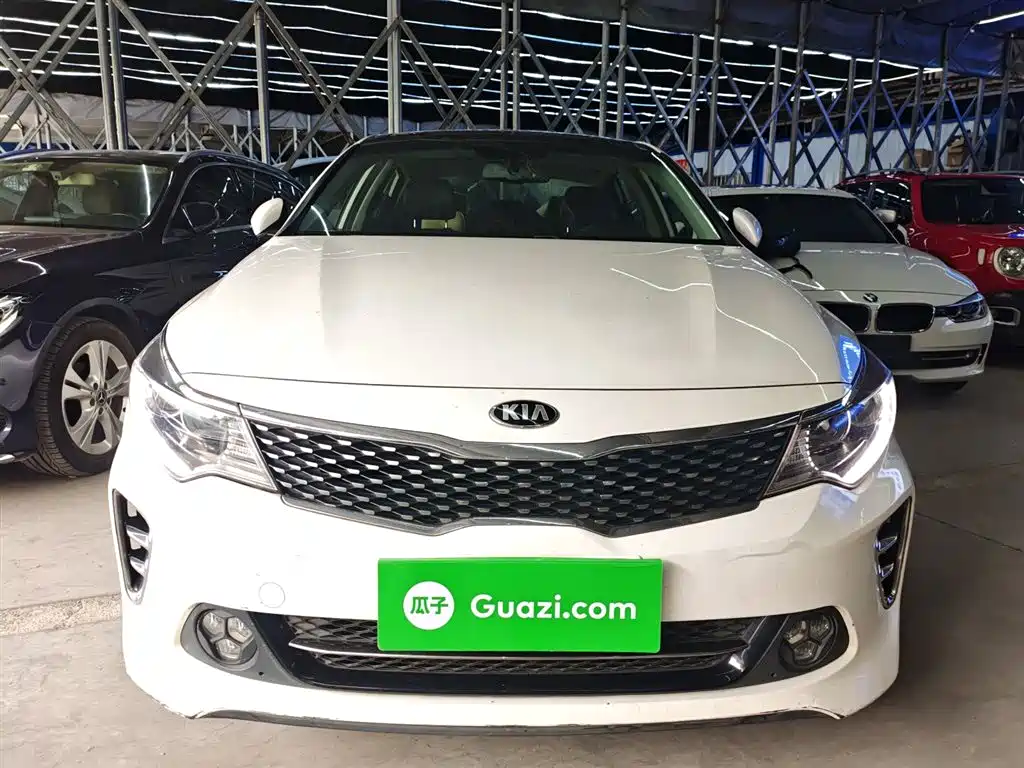 Kia K5 1.6 T Auto LUX