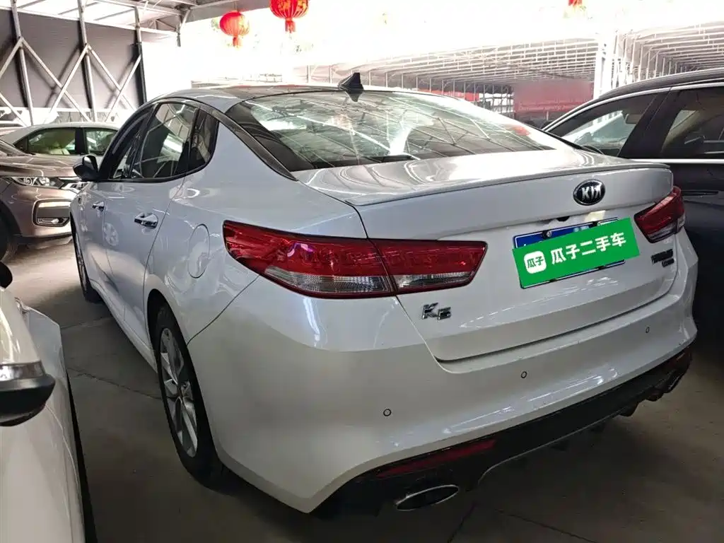 Kia K5 1.6 T Auto LUX