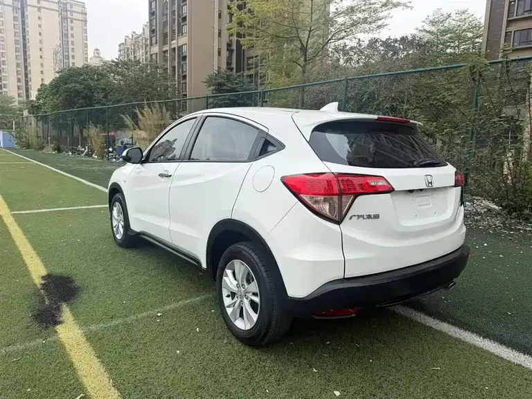 Honda Vezel 1.8 L CVT 2 WD Pioneer