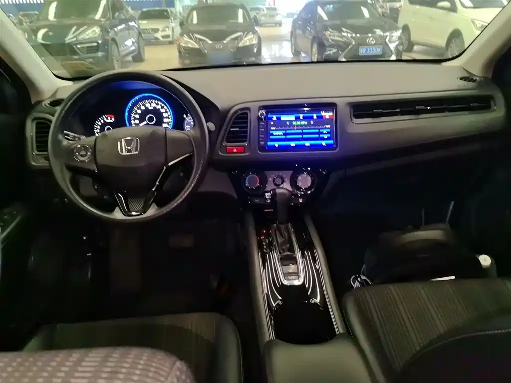 Vezel 1.8 L CVT 2 WD Pioneer