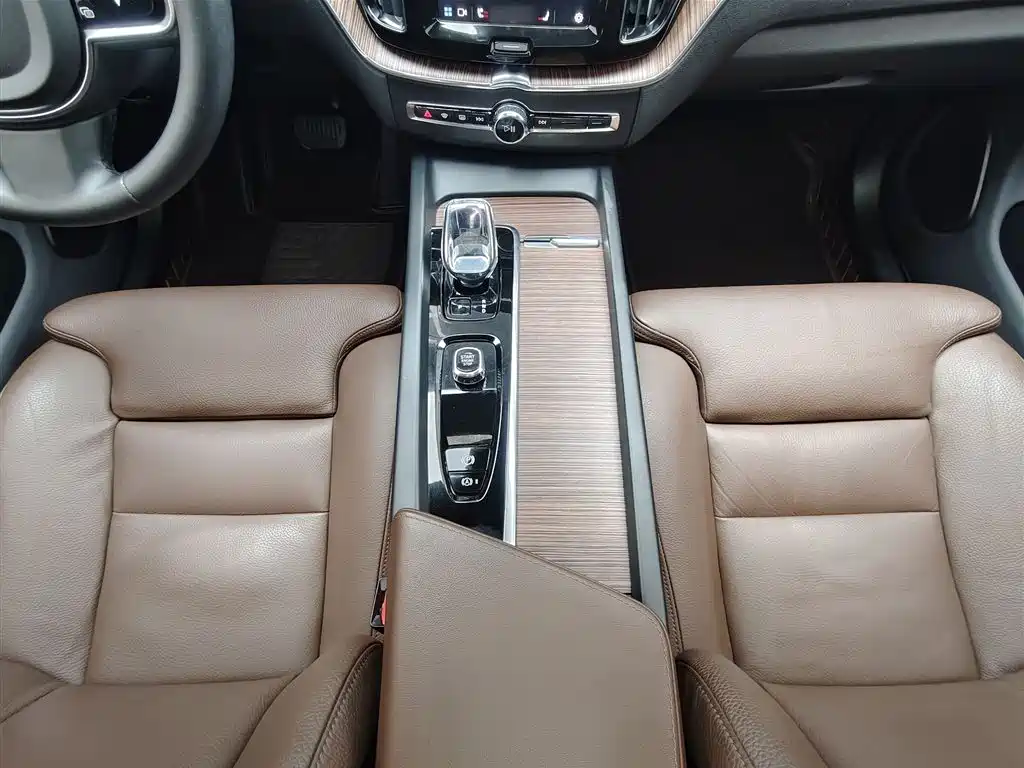 Volvo XC60 B5 4 WD Smart Vision Luxury