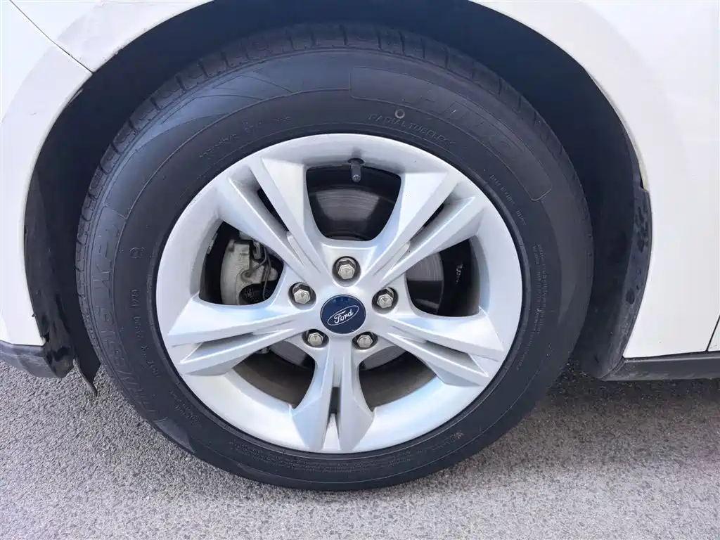 Focus Hatchback 1.6 L Auto Comfort Smart Travel