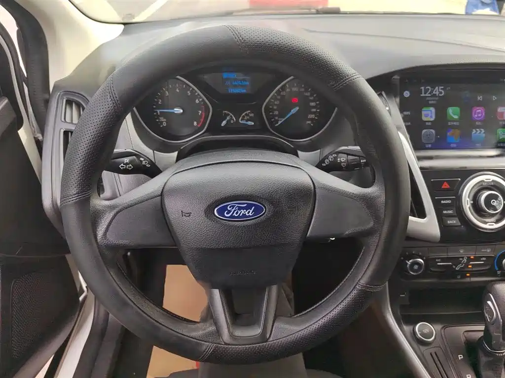 Focus Hatchback 1.6 L Auto Comfort Smart Travel