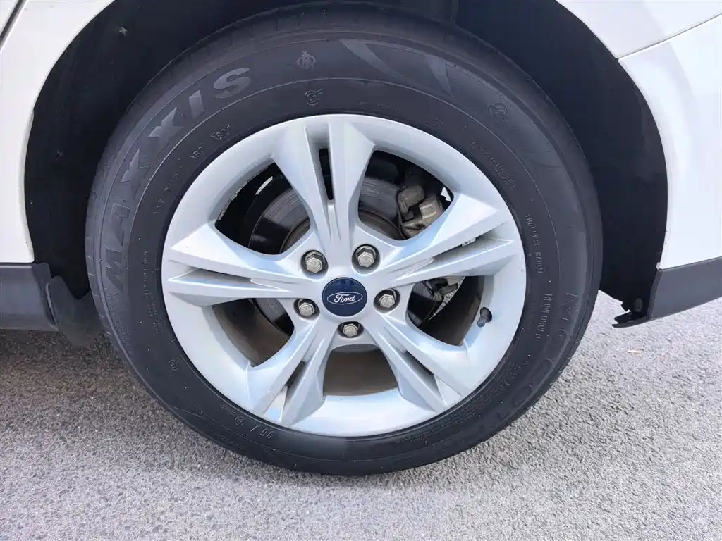 Focus Hatchback 1.6 L Auto Comfort Smart Travel