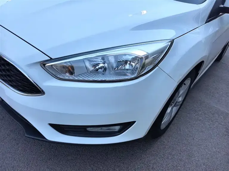 Ford Focus Hatchback 1.6 L Auto Comfort Smart Travel