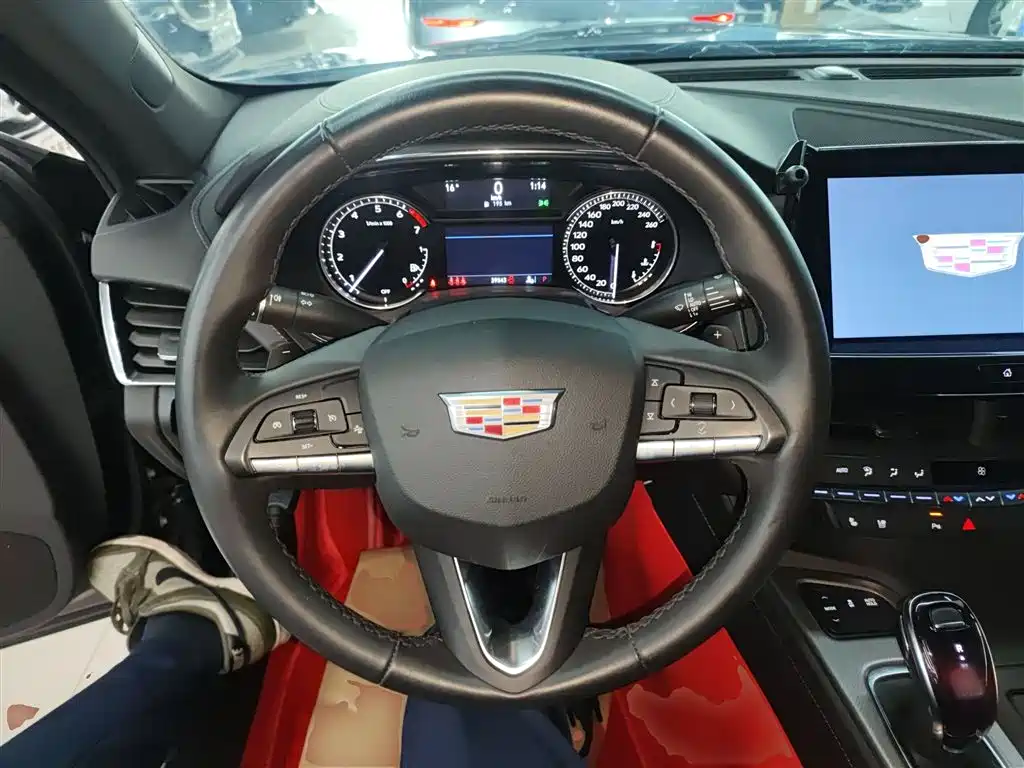 Cadillac CT5 28 T Luxury (Standard)