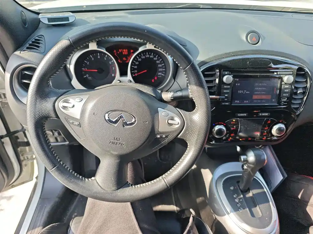 Infiniti ESQ 英菲尼迪ESQ 2014款 1.6 L 率臻版