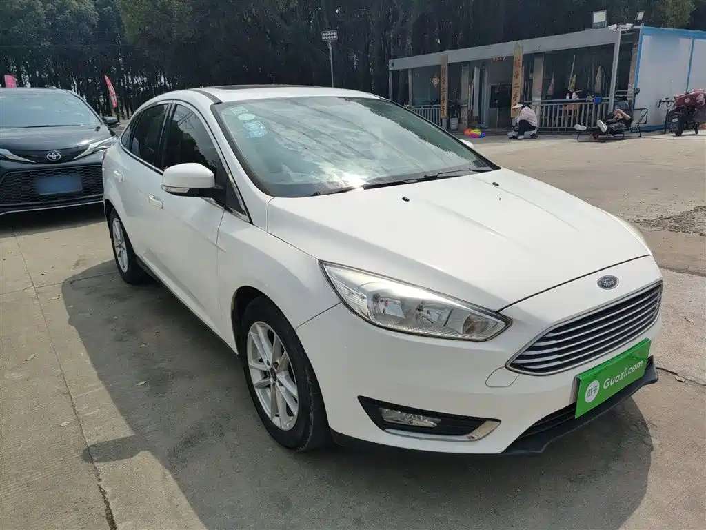 Focus Sedan 1.6 L Auto Style