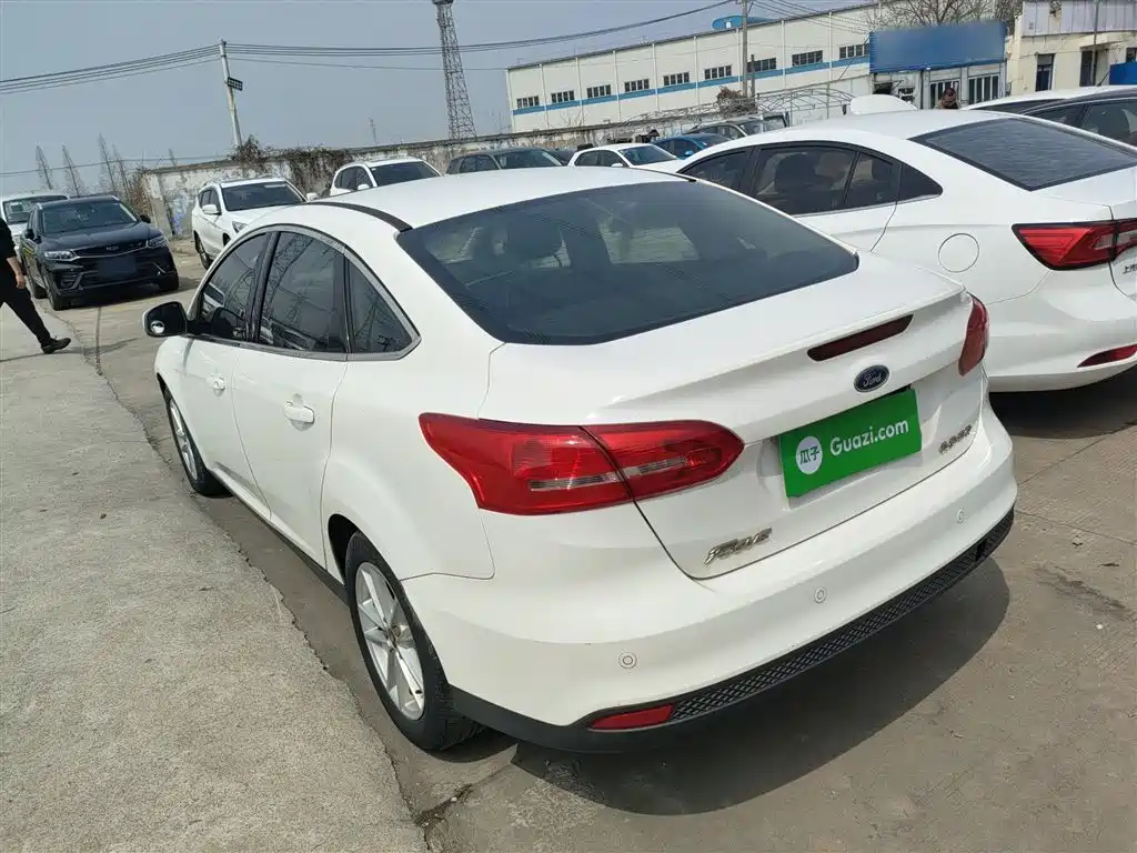 Focus Sedan 1.6 L Auto Style