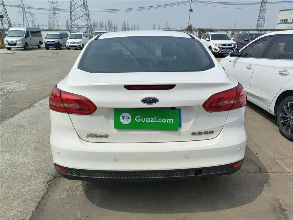 Focus Sedan 1.6 L Auto Style