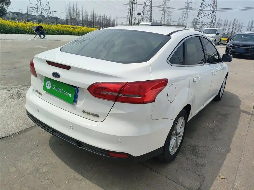 Focus Sedan 1.6 L Auto Style