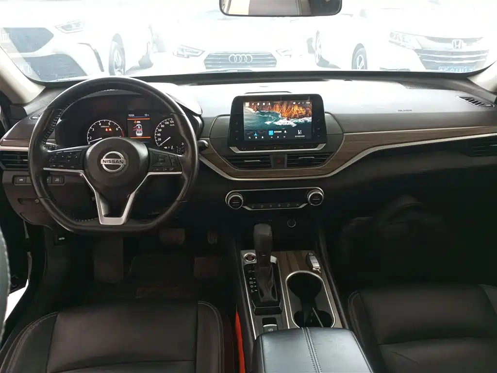 Teana 2.0 L XL Comfort