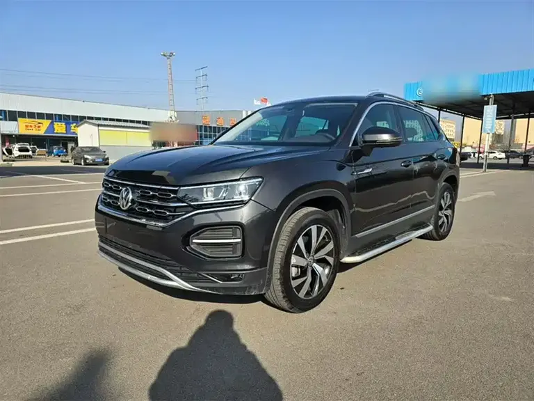 Volkswagen Tayron 330 TSI 2 WD Luxury Connected