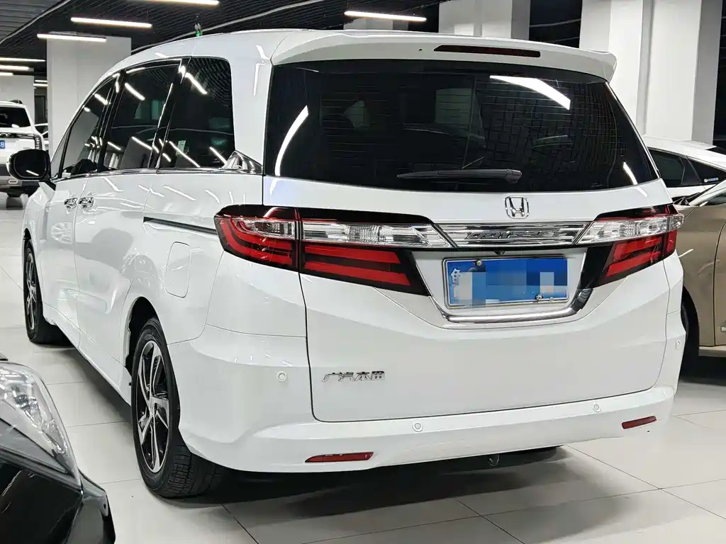 Odyssey 2.4 L Luxury